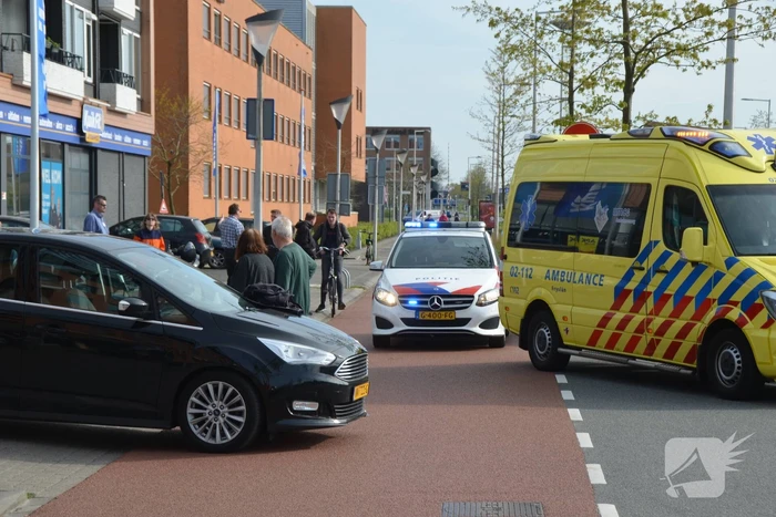 Fietser aangereden door auto