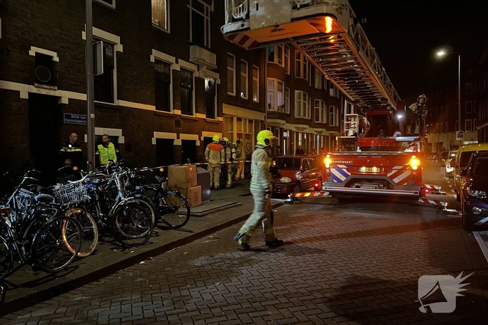 Hulpdiensten bestrijden brand in cafe