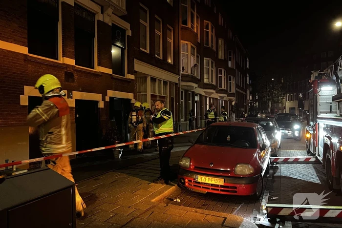 Hulpdiensten bestrijden brand in cafe