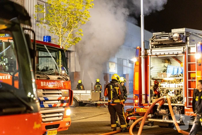 Grote uitslaande brand in wasserette