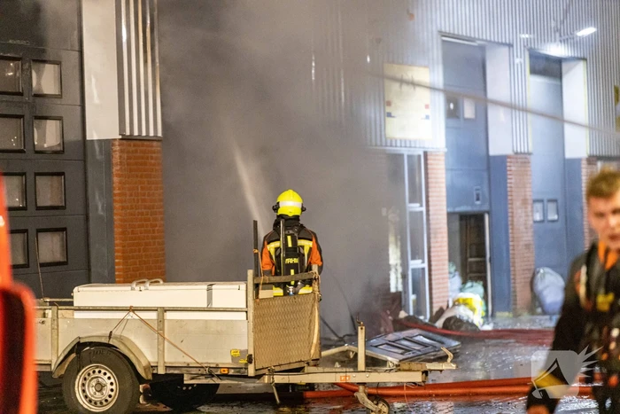 Grote uitslaande brand in wasserette