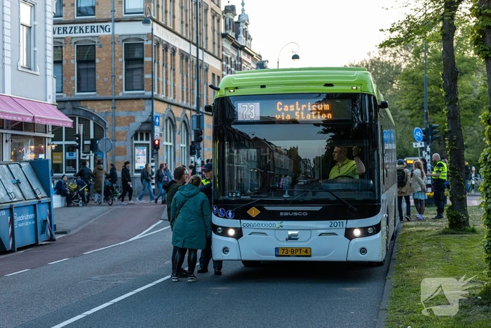 Voetganger gewond bij botsing met bus