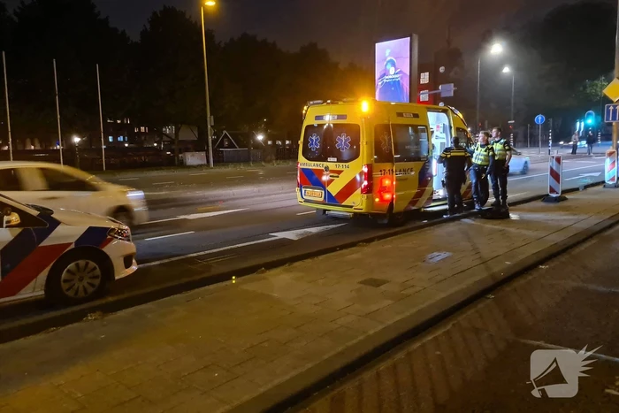 Persoon naar ziekenhuis na val in Nieuwe Maas