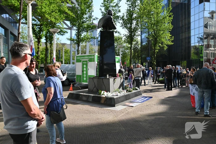 Honderden herdenken Pim Fortuyn