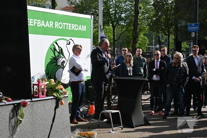 Honderden herdenken Pim Fortuyn