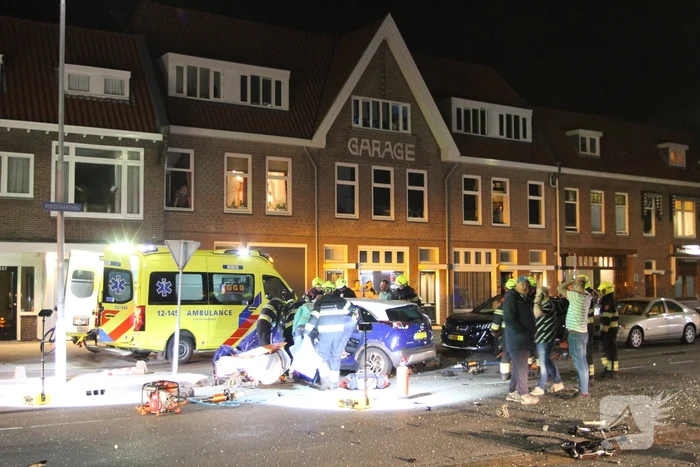 Zwaar gewonde bij frontale crash