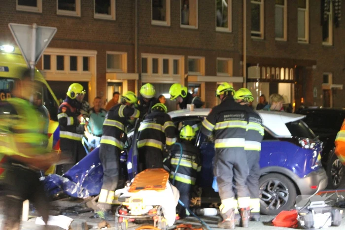 Zwaar gewonde bij frontale crash