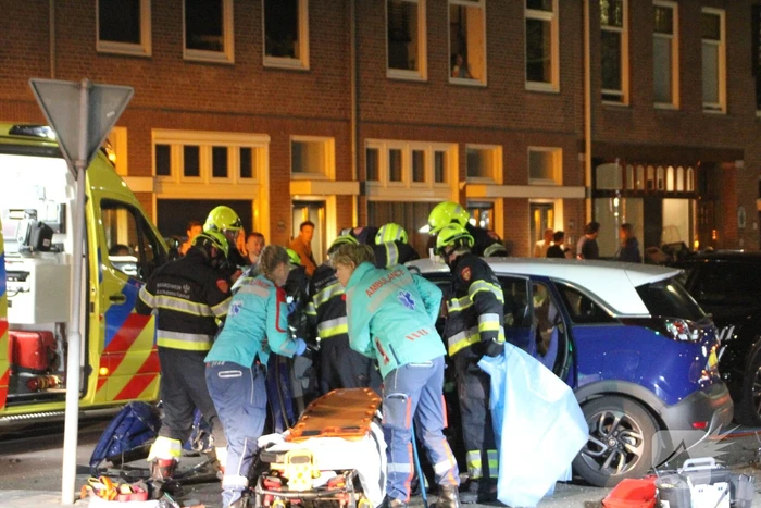 Zwaar gewonde bij frontale crash