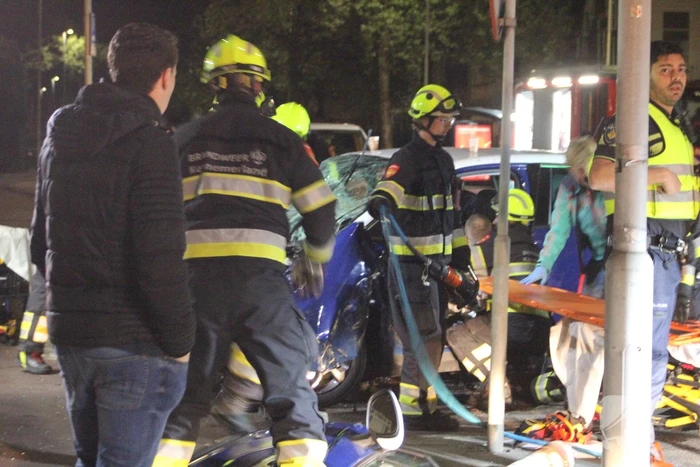 Zwaar gewonde bij frontale crash