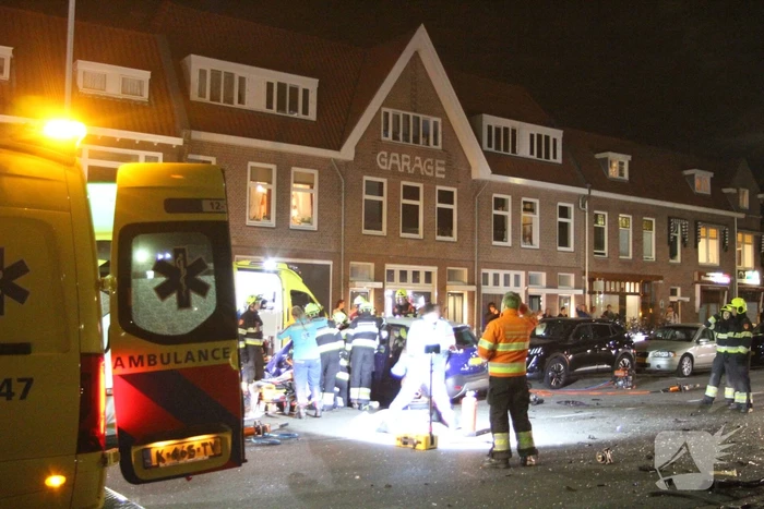 Zwaar gewonde bij frontale crash