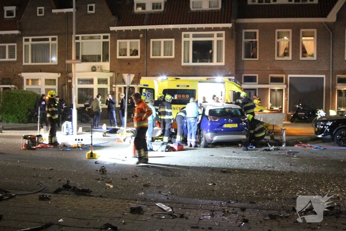 Zwaar gewonde bij frontale crash