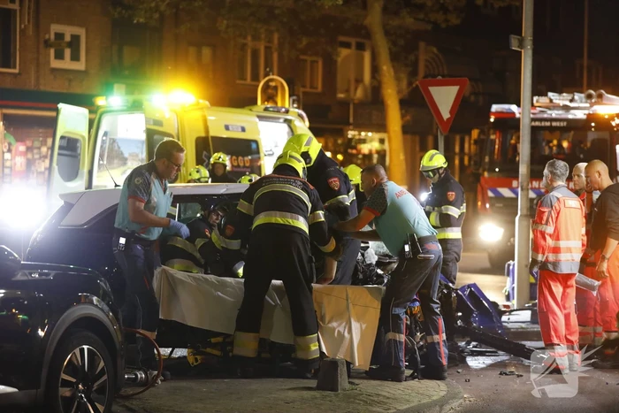 Zwaar gewonde bij frontale crash