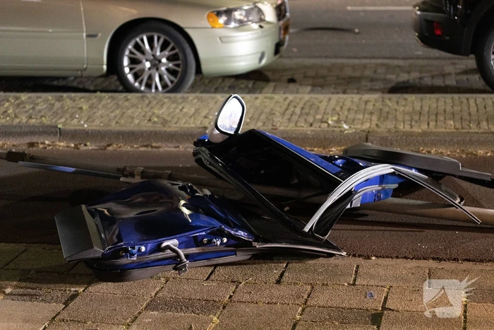 Zwaar gewonde bij frontale crash