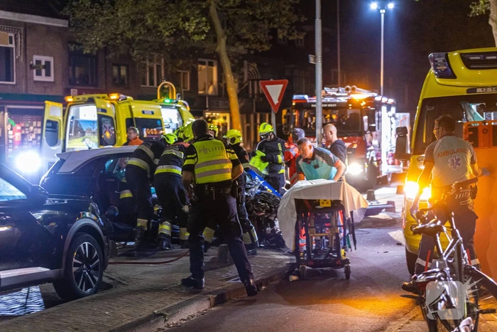 Zwaar gewonde bij frontale crash