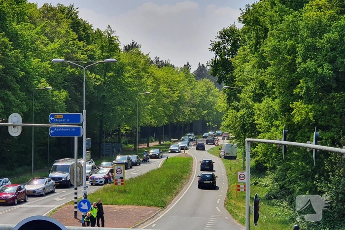 Motor gewond bij botsing met auto