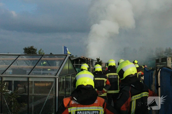 Uitslaande brand in tuinhuis