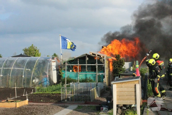 Uitslaande brand in tuinhuis