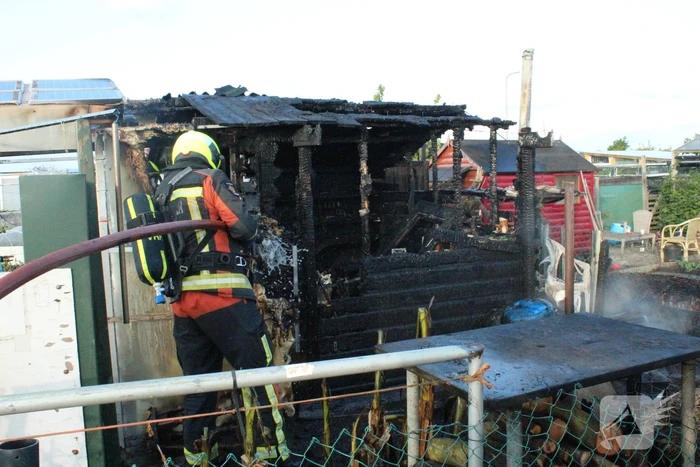 Uitslaande brand in tuinhuis
