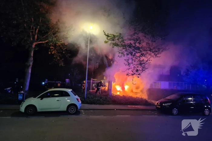 De zoveelste auto gaat in vlammen op