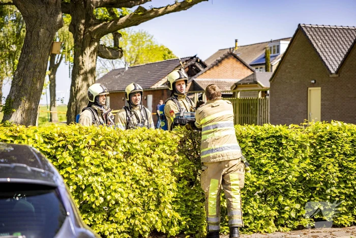 Flinke uitslaande brand in schuur achter woning