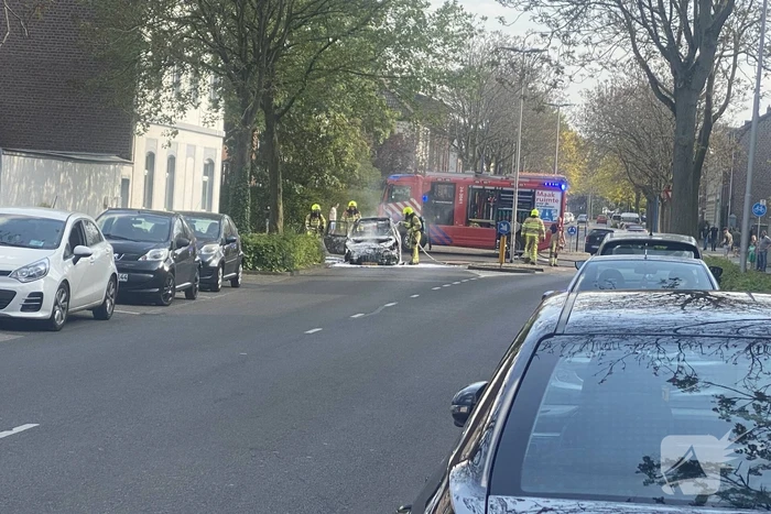 Auto verwoest vanwege brand