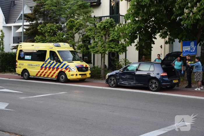 Flinke schade bij aanrijding tussen twee voertuigen