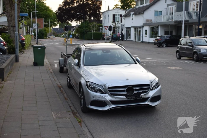 Flinke schade bij aanrijding tussen twee voertuigen