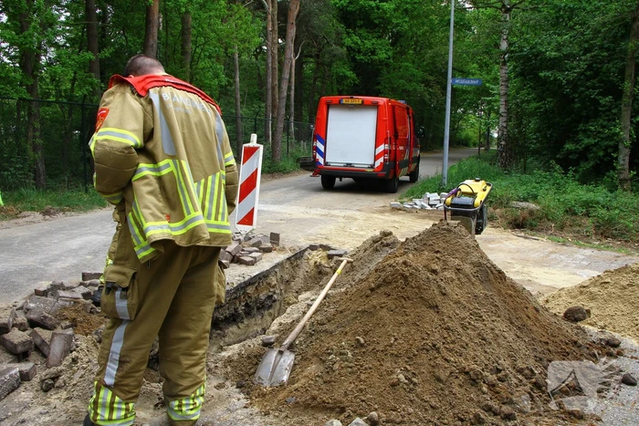 Gasleiding geknapt bij graafwerkzaamheden