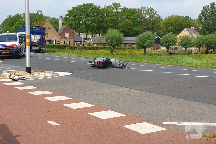 Botsing tussen scooter en bestelbus