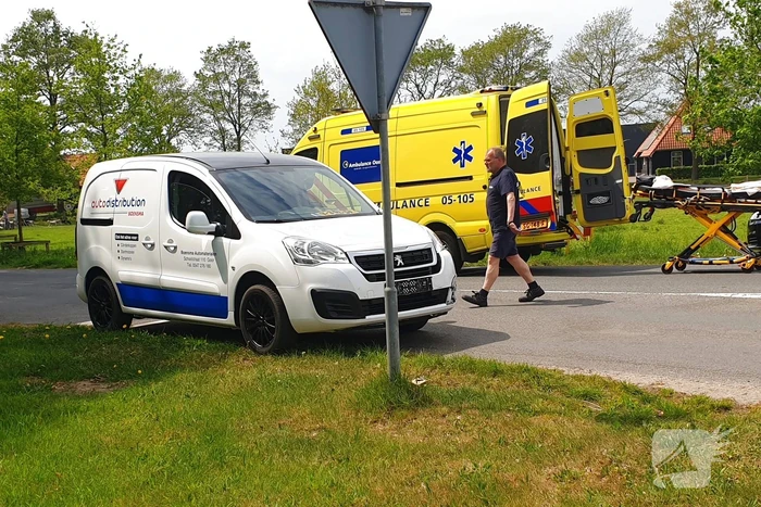 Botsing tussen scooter en bestelbus