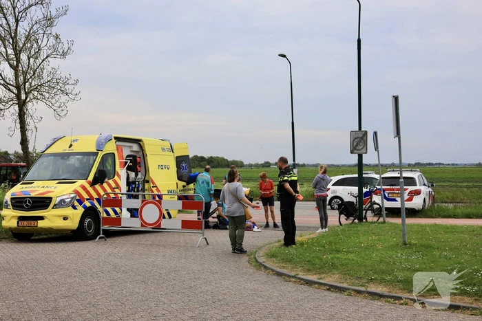 Man op fiets raakt gewond bij botsing met auto
