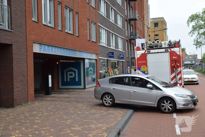 Hevige waterschade door gesprongen sprinkler in parkeergarage