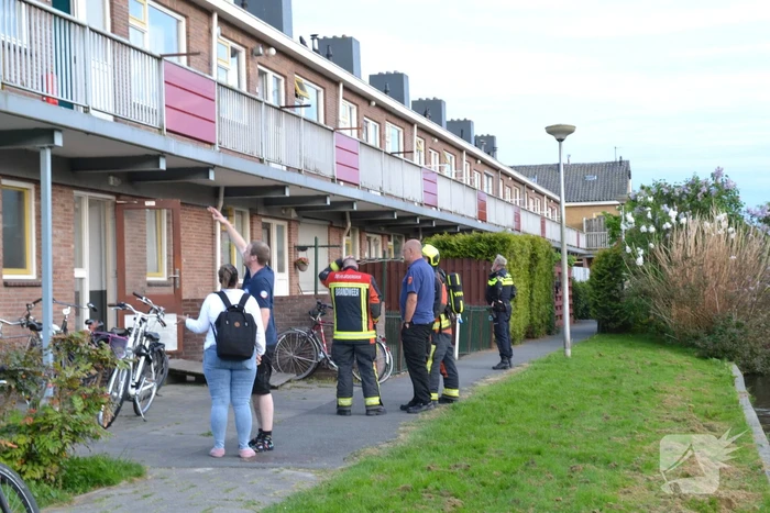 Brandweer controleert woning na brandmelding