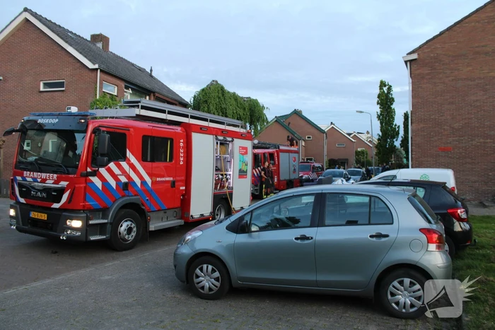 Brandweer controleert woning na brandmelding
