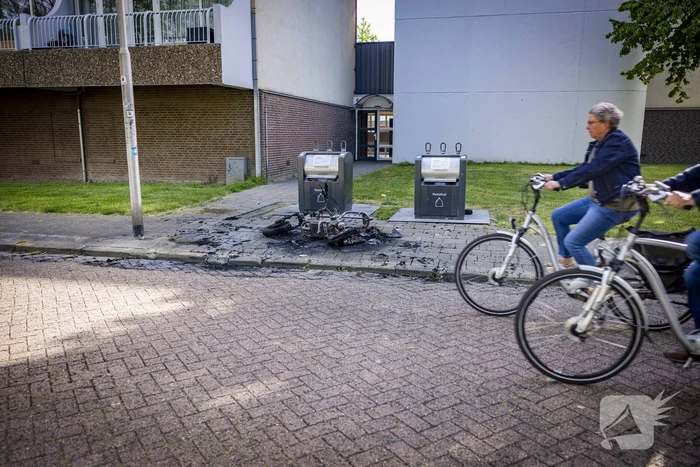 Keistad geteisterd door scooterbranden