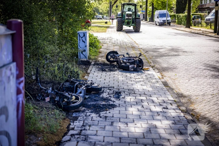 Keistad geteisterd door scooterbranden