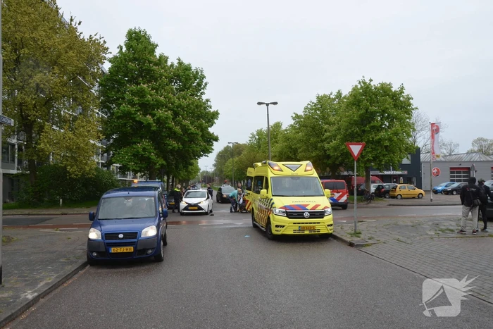 Fietser gewond bij botsing met auto
