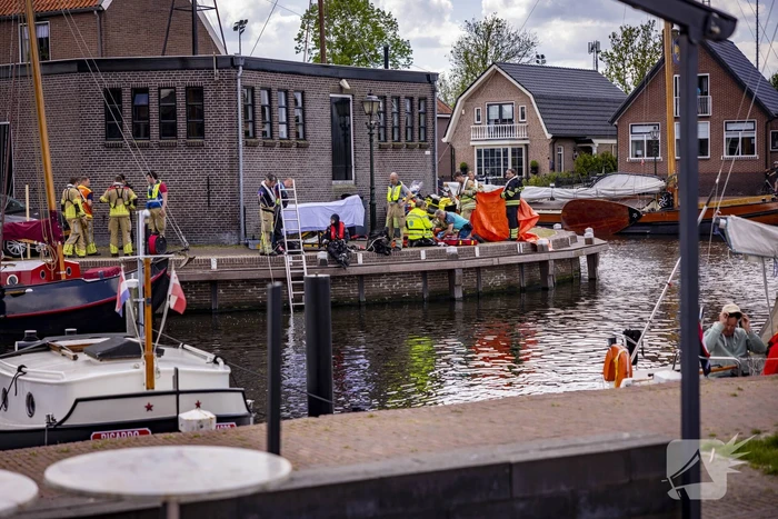 Schipper redt persoon uit het water