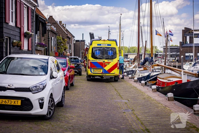 Schipper redt persoon uit het water