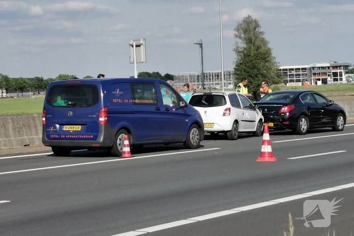 Drie voertuigen betrokken bij ongeval op snelweg