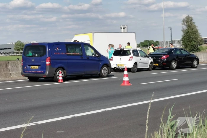 Drie voertuigen betrokken bij ongeval op snelweg