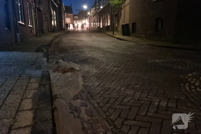 Meerdere wegen afgesloten vanwege waterlekkage