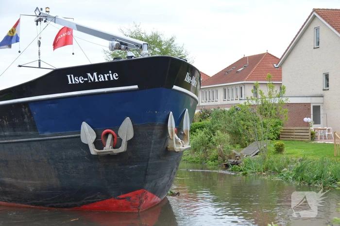 Vrachtschip Ilse-Marie ramt meerdere boten