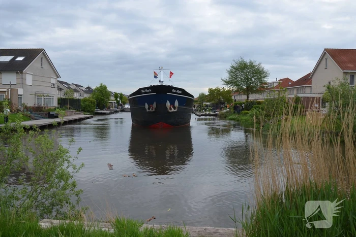 Vrachtschip Ilse-Marie ramt meerdere boten