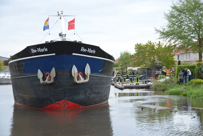 Vrachtschip Ilse-Marie ramt meerdere boten