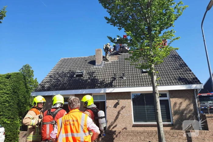 Brand in dak van woning door zonnepanelen