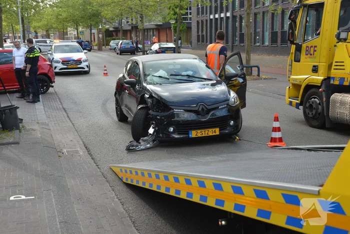 Flinke schade na botsing met afslaande auto