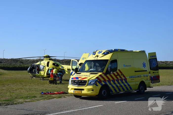 Slachtoffer met traumahelikopter naar ziekenhuis