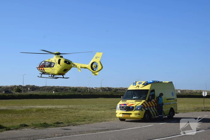 Slachtoffer met traumahelikopter naar ziekenhuis
