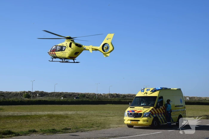 Slachtoffer met traumahelikopter naar ziekenhuis
